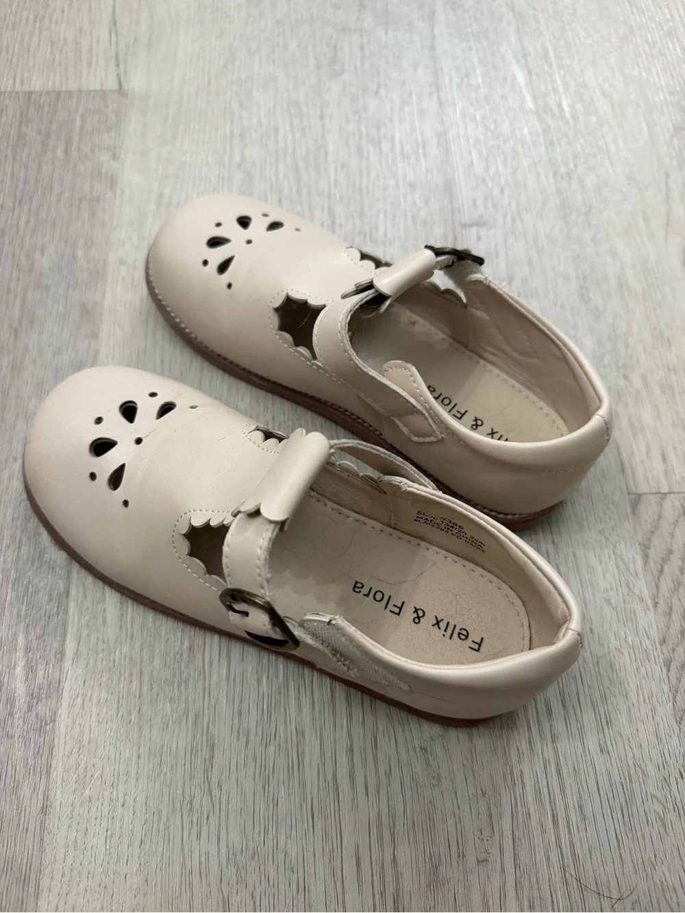 Girls' Cream Mary Jane Shoes